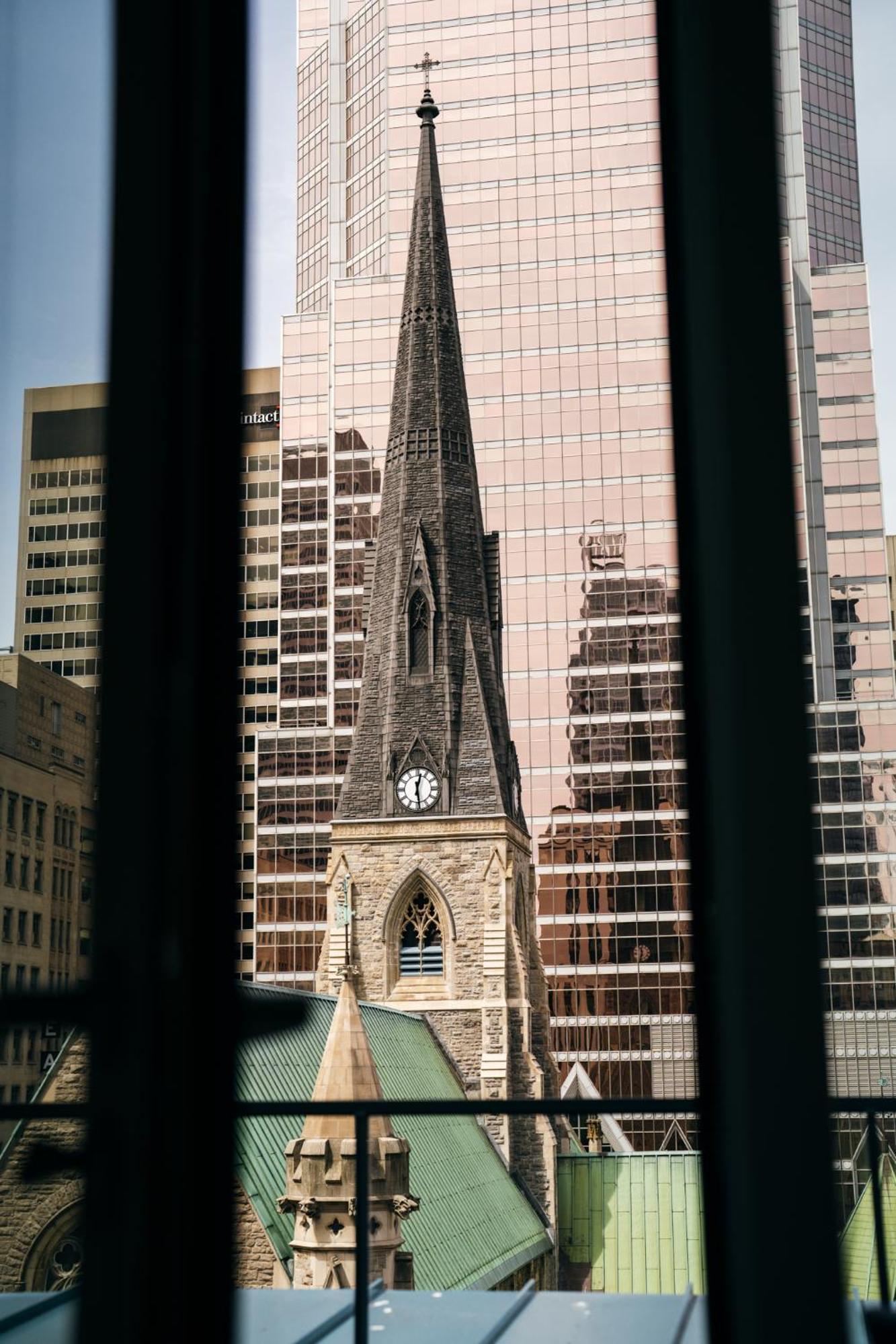 Hotel Birks Montréal Kültér fotó The bell tower of St Andrew's Church, Perth